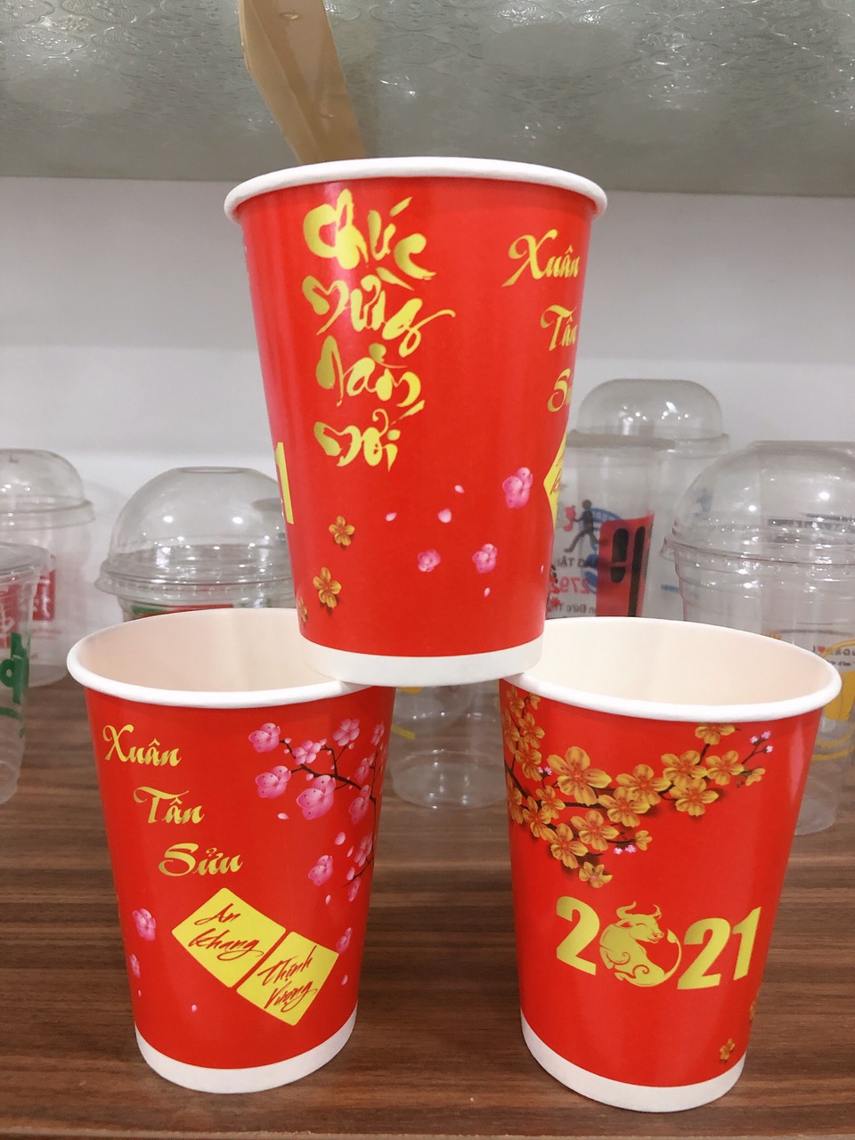 Mẫu ly giấy năm mới 400ml